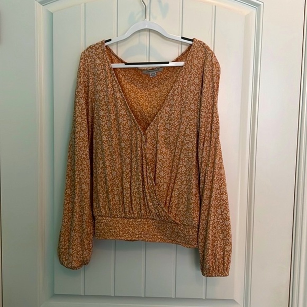 American Eagle Tan/Floral Women’s Long Sleeve Blouse